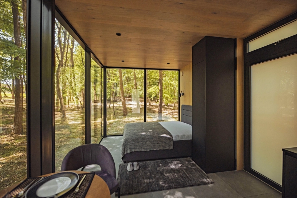 Glass House Idilira Book