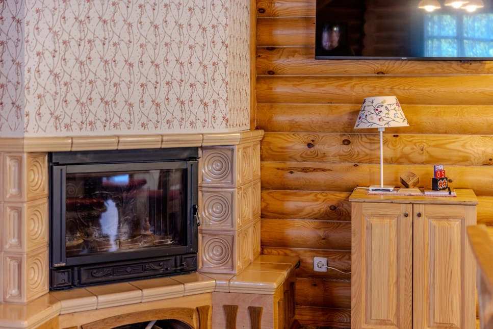 Kamin Pine Log Vila Zagorje 2