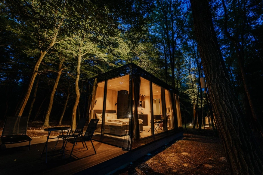 Stay In Glass House Idilira