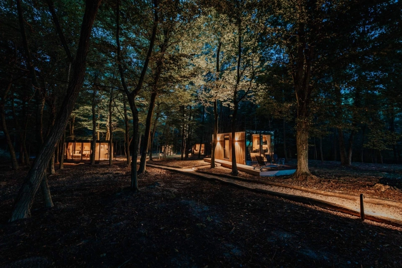 Glass House Night Idilira